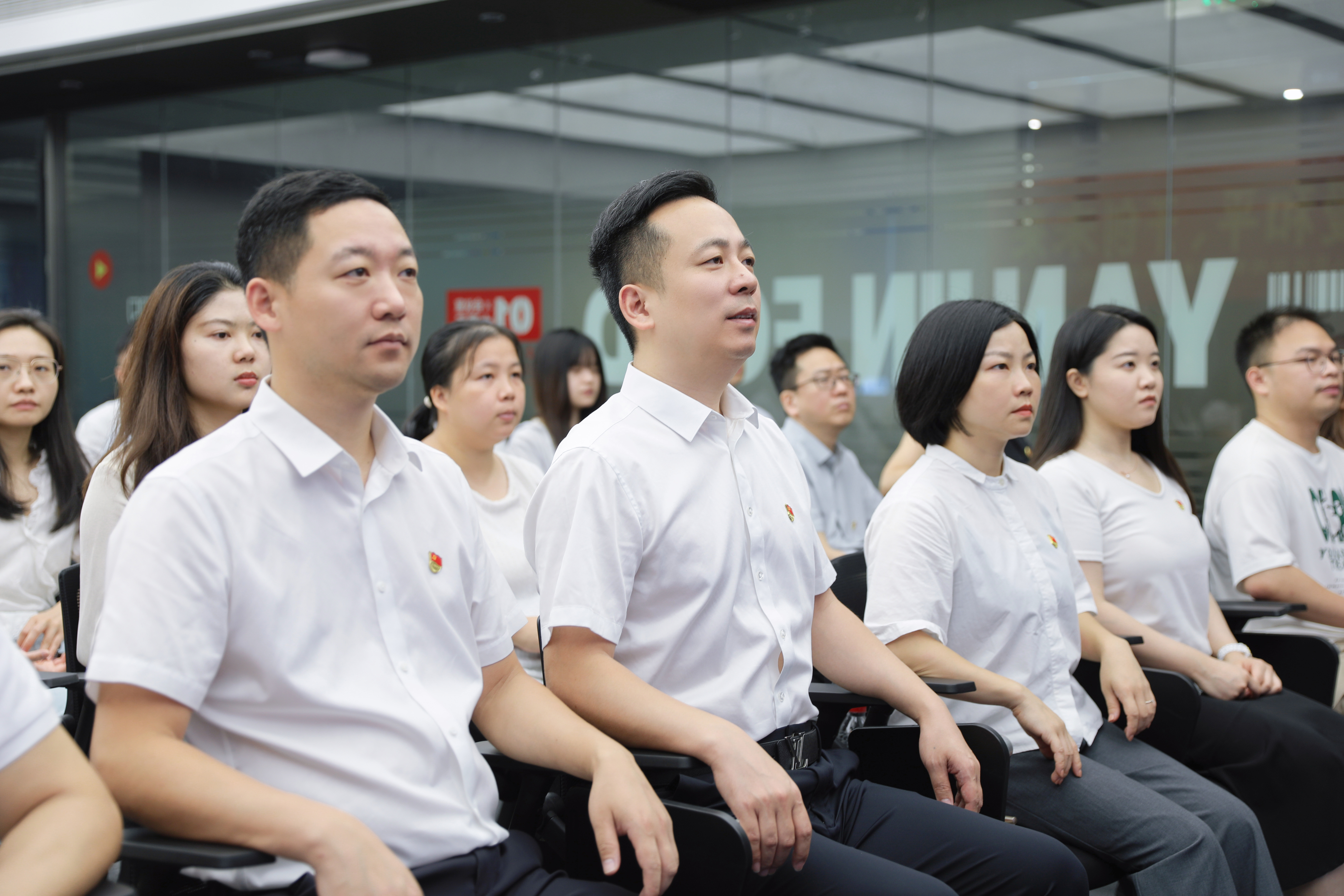 抗战胜利80周年!盐津铺子张学武第二次受邀观礼祖国大阅兵! 抗战胜利80周年!盐津铺子张学武第二次受邀观礼祖国大阅兵!