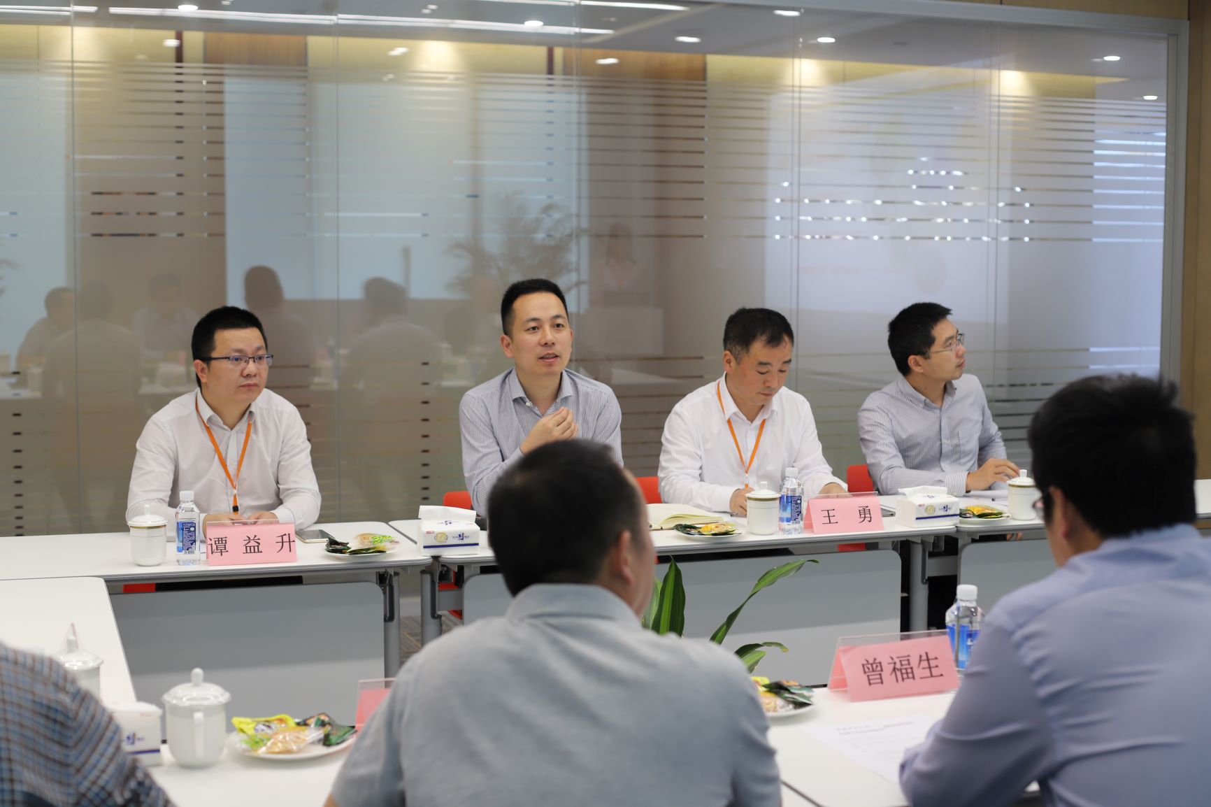 盐津铺子与湖南农业大学构建产学研战略凯发娱乐的合作伙伴 盐津铺子与湖南农业大学构建产学研战略凯发娱乐的合作伙伴