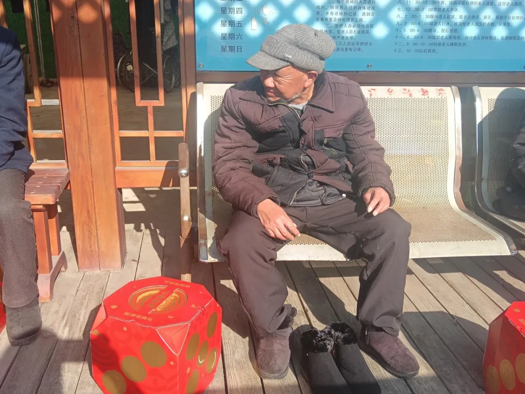 津彩纷呈 喜迎新春:盐津党委2025新春慰问系列活动 津彩纷呈 喜迎新春:盐津党委2025新春慰问系列活动