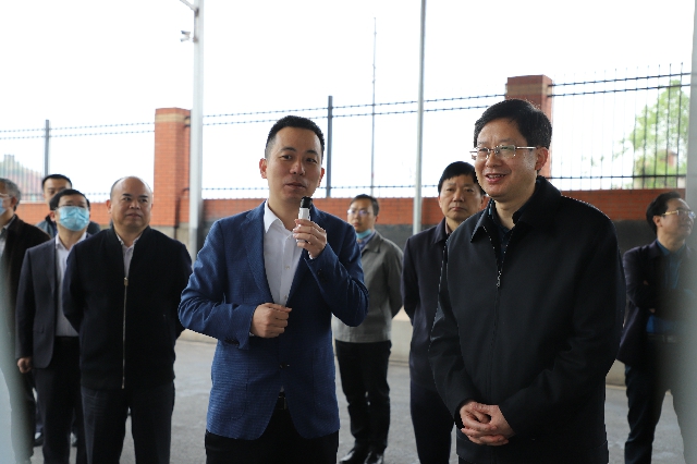 长沙市人大常委会党组书记、主任谢卫东调研盐津铺子 长沙市人大常委会党组书记、主任谢卫东调研盐津铺子