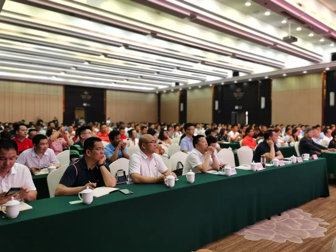 全国人大代表、盐津铺子张学武董事长分享“两会”精神鼓舞人心 全国人大代表、盐津铺子张学武董事长分享“两会”精神鼓舞人心