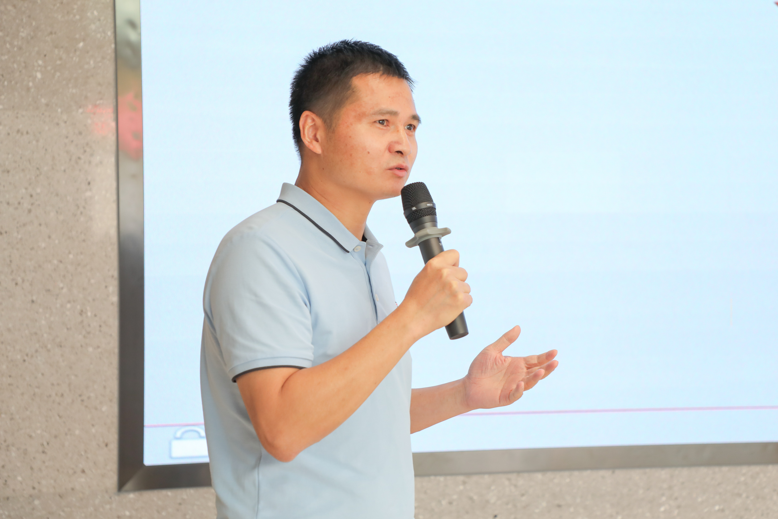 全员学标法 担责护食安 盐津铺子2023年“质量月”活动 全面启动 全员学标法 担责护食安 盐津铺子2023年“质量月”活动 全面启动